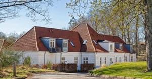 &LIVING Aalborg præsenterer æstetisk herskabslejlighed ved kyst og skov i Børkop