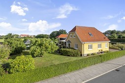 Til salg hos Nybolig Brønderslev & Vrå: Drømmer du om en charmerende villa?