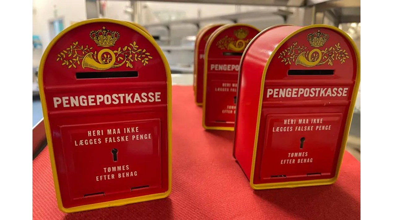 BOMI fortsætter med at producere de populære små røde postkasser trods ...