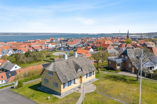 J. Skjoldborgs Vej 1 og 2 andre boliger er kommet til salg denne uge i Løgstør - se boligerne her.