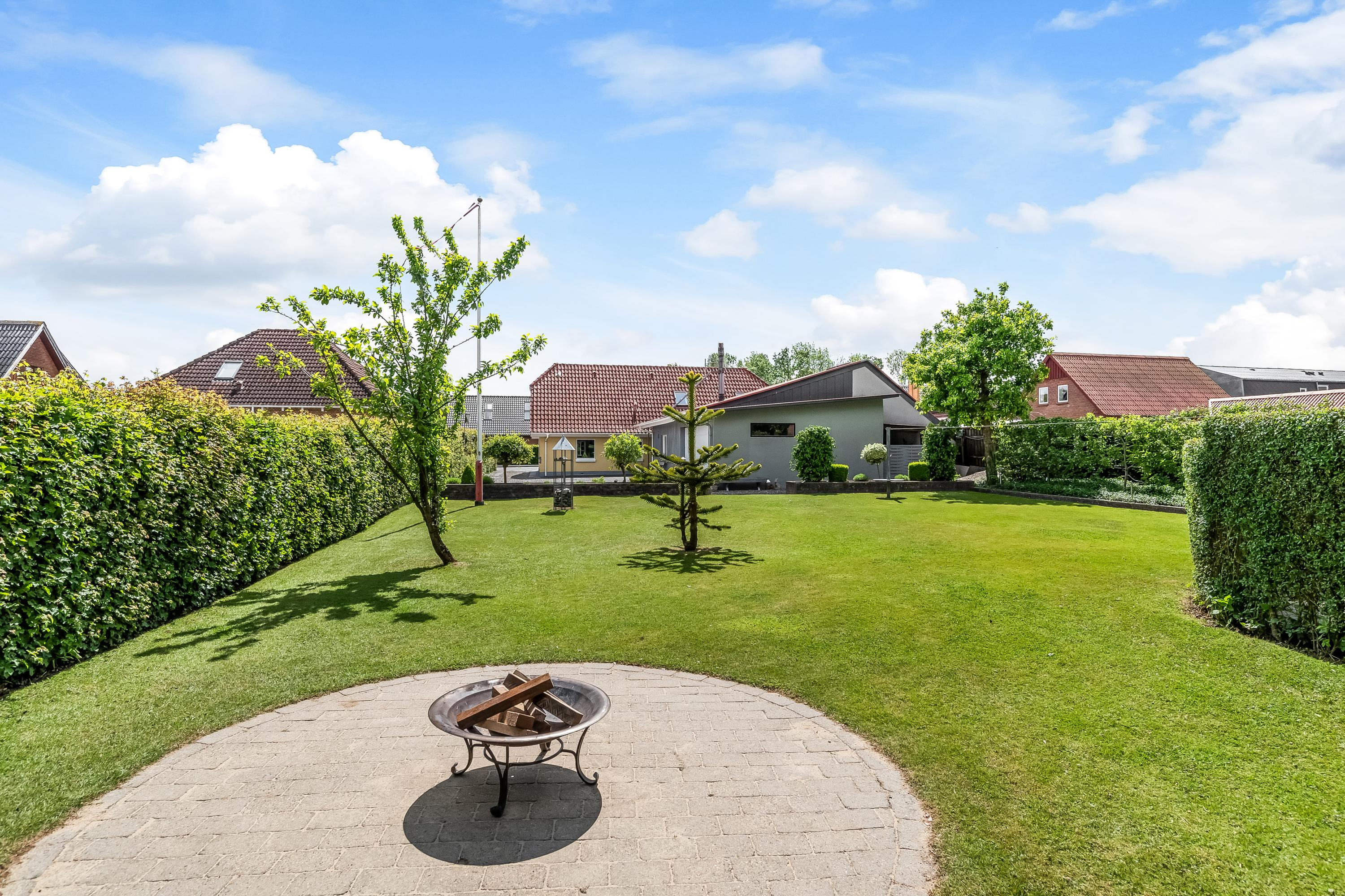 Charmerende villa med 123 kvm. stort værksted og garage