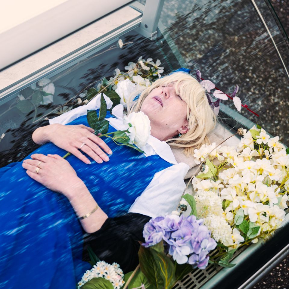 Dyrevenner begraver Irma-pigen ved Coops landsrådsmøde