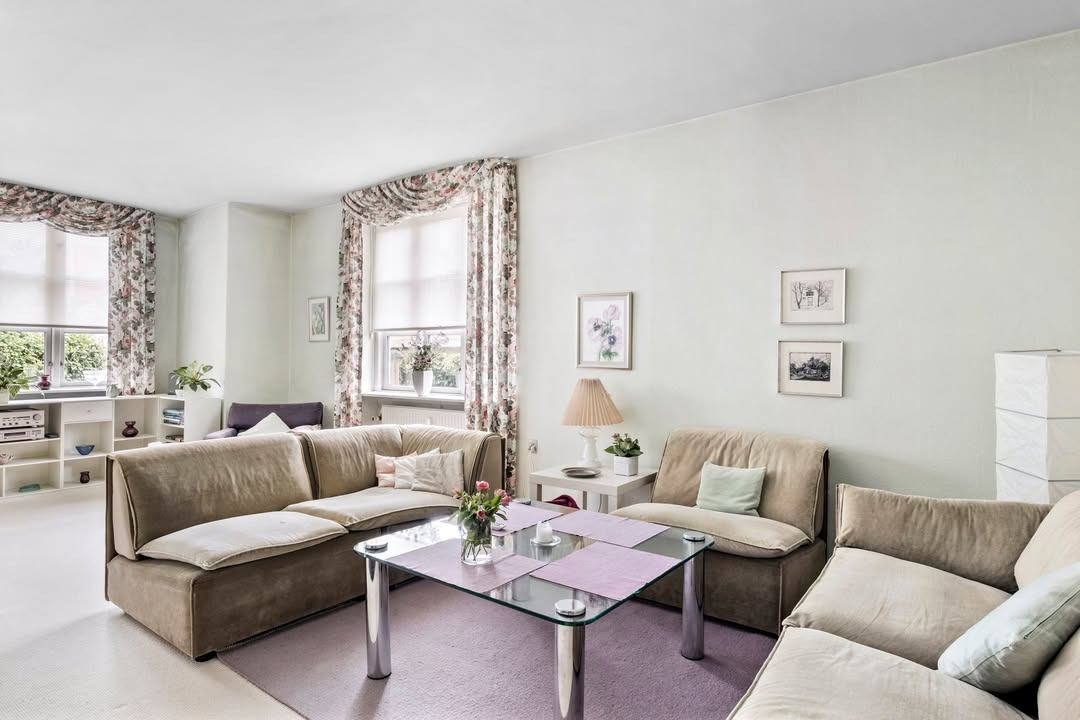 Ejendomsmæglerne Hansen & Thoft tilbyder charmerende villalejlighed i Hasseris med mulighed for køb af hele ejendommen