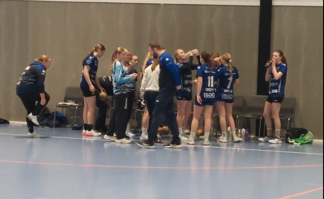 Skive fH's U15-piger vinder vigtig topkamp med energisk holdpræstation
