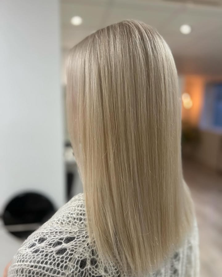 BØGVAD: Forvandling med babylights og kold toning afslører fantastisk resultat