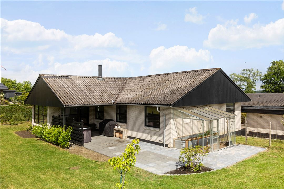 Til salg hos EDC DANEBO: Udsigtsvilla i Mellerup