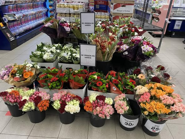 Rema 1000 Ikast inviterer til jul med tilbud på kød og blomster