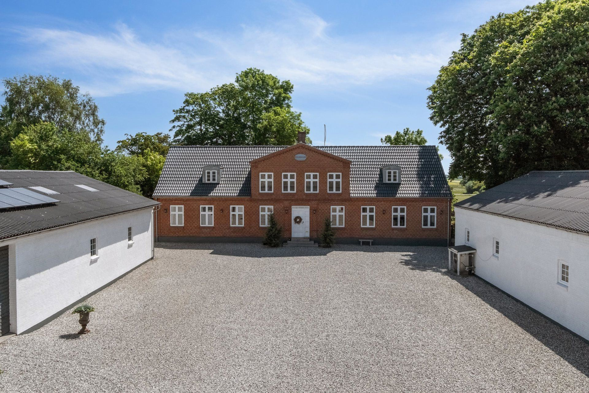 Luksusbolig netop kommet til salg i Odder: Se hvad du skal smide for Odders dyreste adresser her