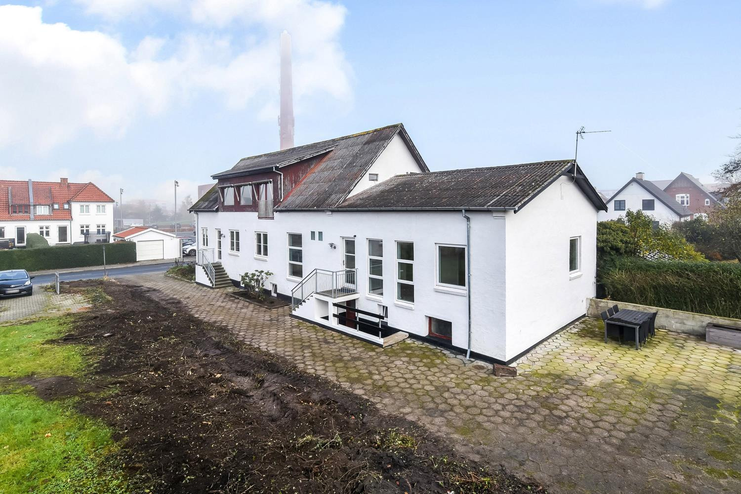 Renoveret ejerlejlighed beliggende i bymidten tæt på alt og i henholdsvis gå eller cykelafstand.