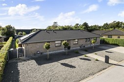 Til salg hos Nybolig Brønderslev & Vrå: Familievenlig villa i attraktivt lukket kvarter