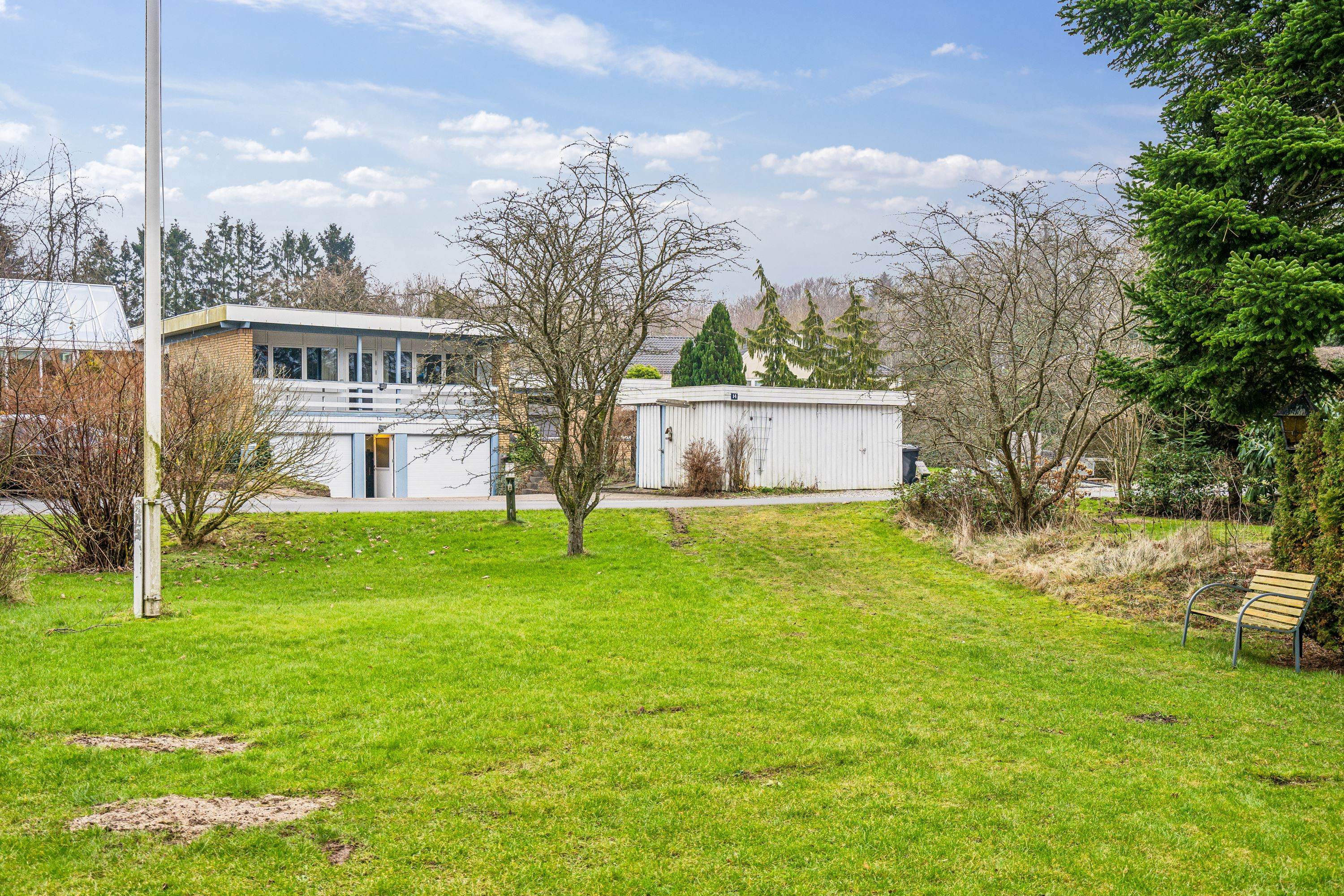 Luksusbolig netop kommet til salg i Tranbjerg J: Se hvad du skal smide for Tranbjerg Js dyreste adresser her