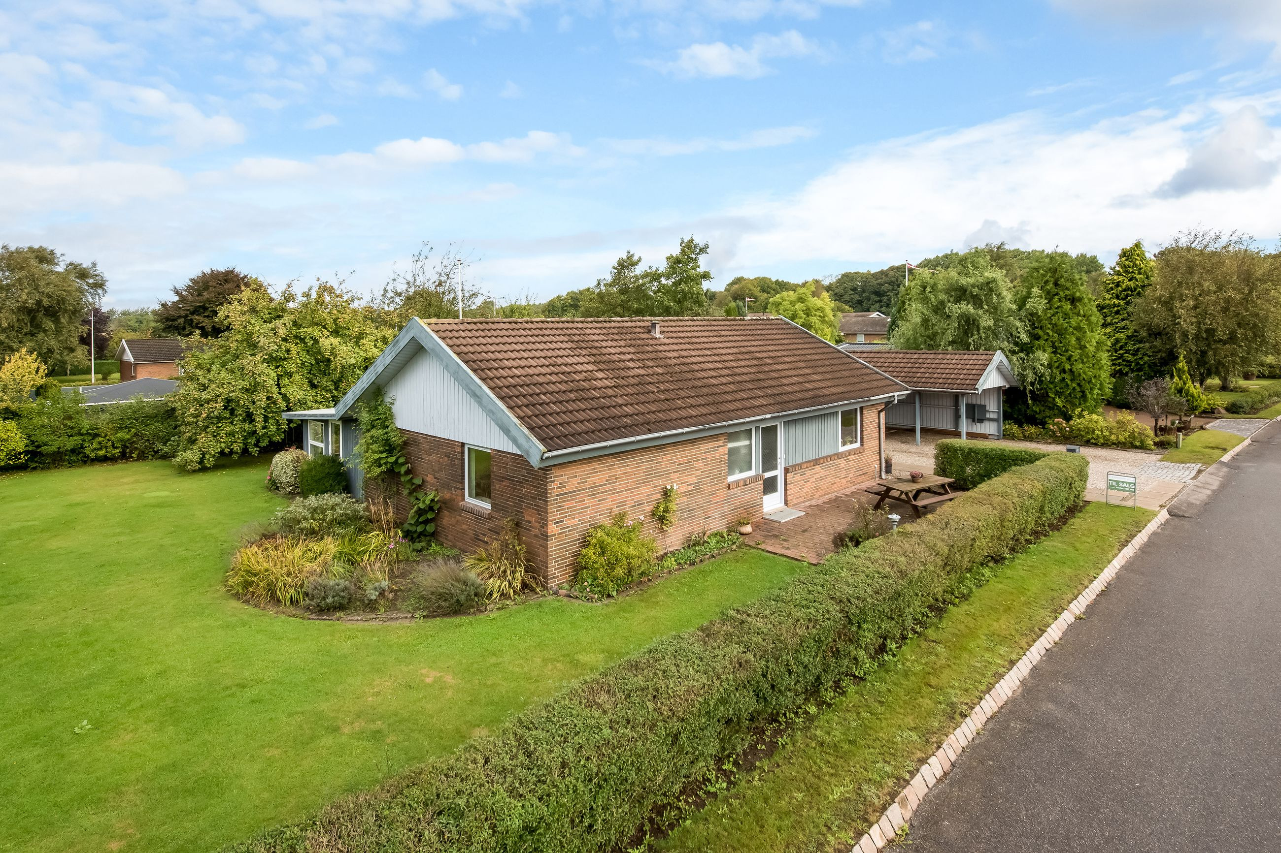 Til salg hos EJENHOLM BOLIG & ERHVERV: Dejlig, velholdt etplansvilla i Stubbæk