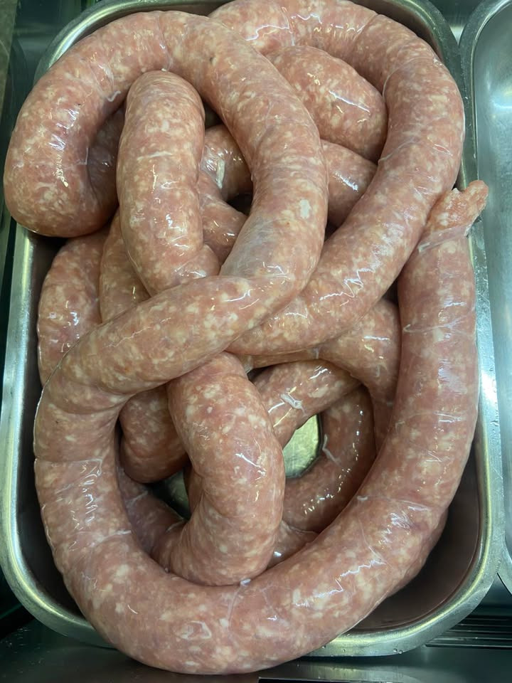 Elling Slagterforretning v/Louise le Fevre Sjøberg Karlsen annoncerer fast lavpris på medister og adventkonkurrence