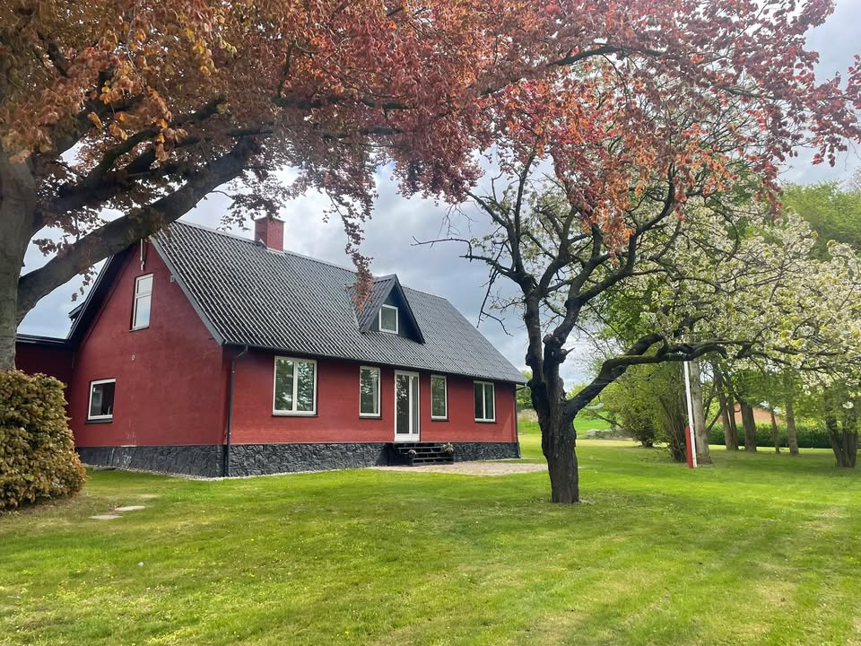 RealMæglerne Næstved by Bülow ApS tilbyder leje af ejendom på Askovvej 10, Snesere