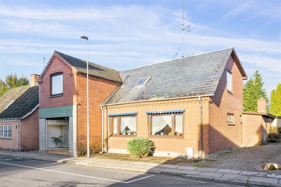 Damvej 15 er til salg for kun 245.000 kr.: Se de billigste boliger til salg i Hesselager her