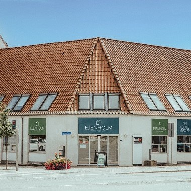 EJENHOLM BOLIG & ERHVERV