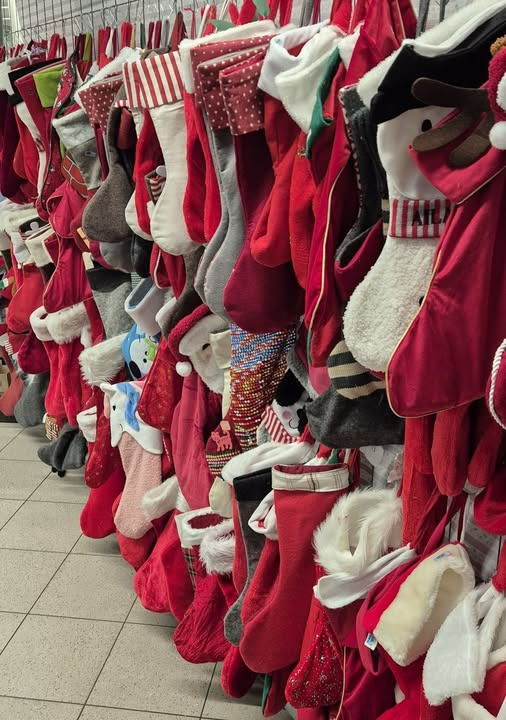 Rema 1000 Slots Bjergby glæder sig over julebesøg fra 178 børn