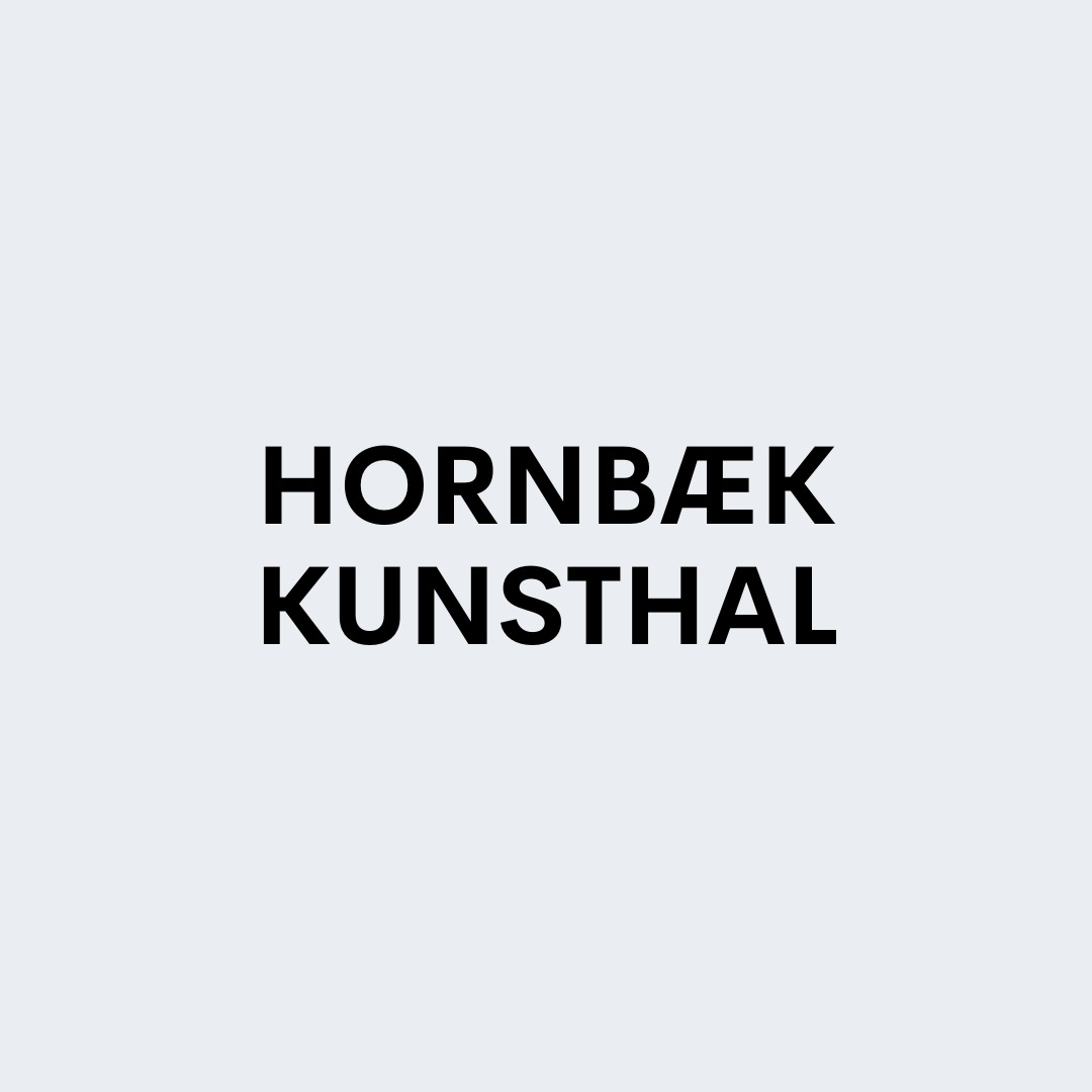 Indvielse af SKILTET: Oplev John Giornos værk i Hornbæk