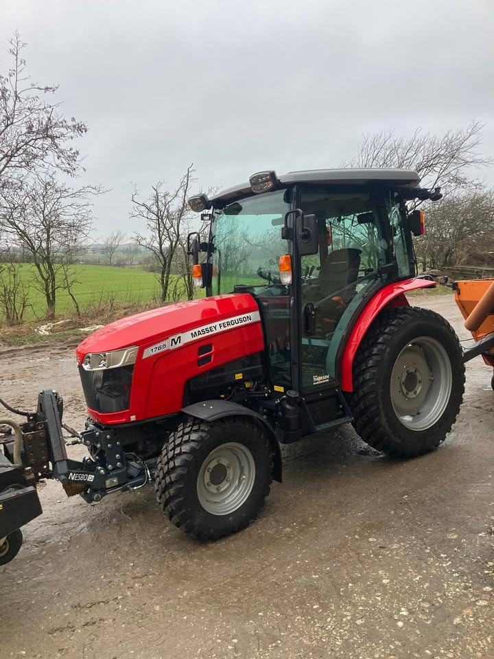 Skjoldager Dræn- & Entreprenørforrentning ApS investerer i ny Massey Ferguson 1765 traktor til Bjergby