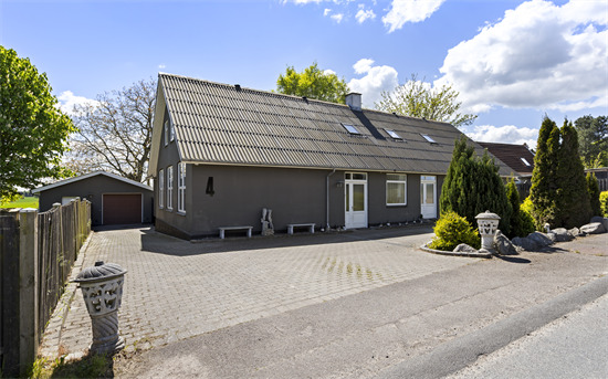 Top 6 over dyreste boliger til salg i Ruds Vedby. Priser op til 4.495.000 kr