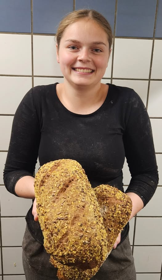 Løgstørvejens Bageri præsenterer oktoberbrød fra deres talentfulde elev Frida
