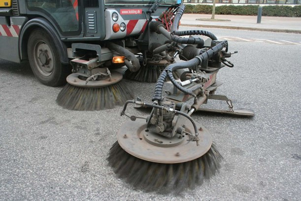 Forårsrengøring af kommunens veje og cykelstier