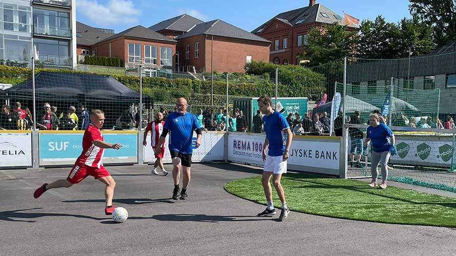 Holstebro Kommune lancerer inkluderende fodboldinitiativ for udsatte borgere