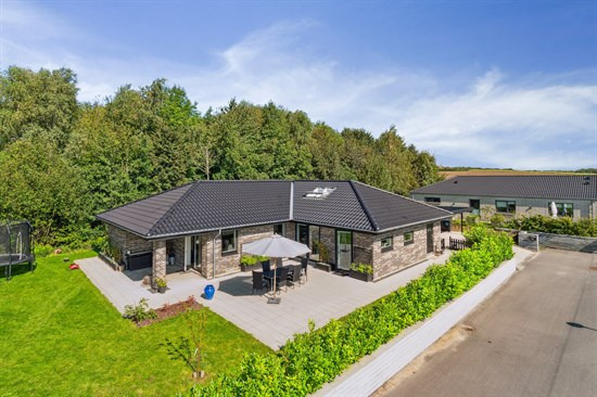 Snogekær 57 til salg for 4,9  mio. kroner - Se 5 andre boliger til salg i Frederikssund Kommune