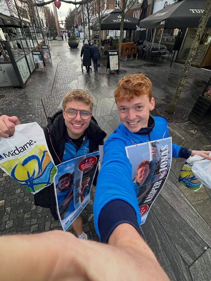 Herning Svømmehal deler billeder fra valgdag på gågaden