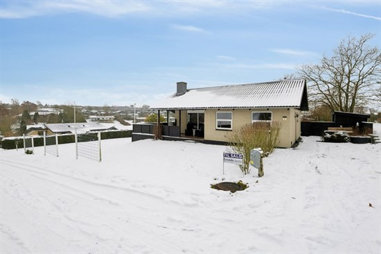 Stranddalen 61 og 1 anden boliger er kommet til salg denne uge i Roslev - se boligerne her.