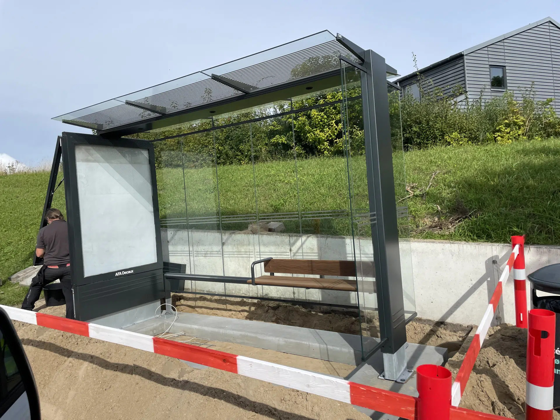 Aalborg forbedrer busstoppesteder med energibesparende LED-belysning og nye læskærme