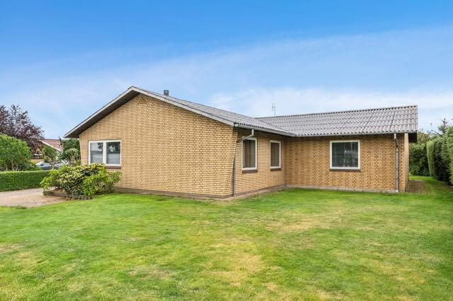 Lokalbolig Silkeborg præsenterer rummelig etplansvilla ved Gjernstien