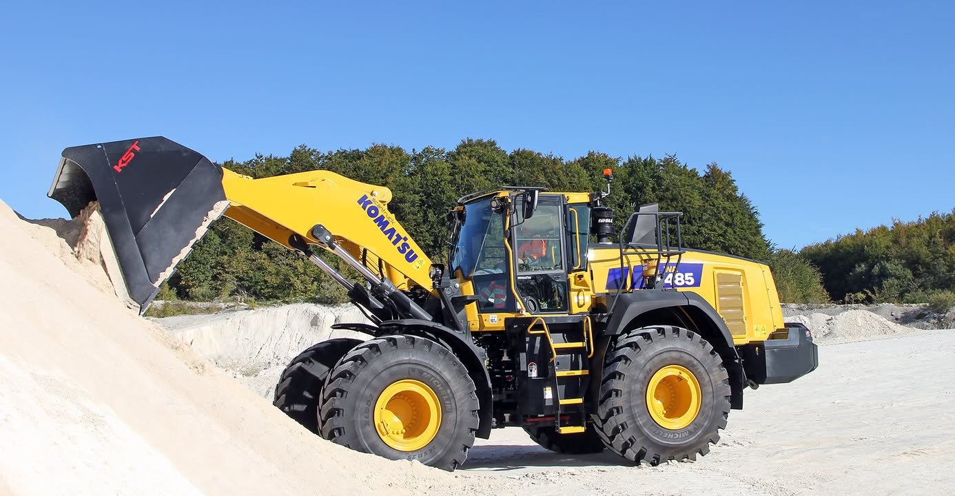 Scantruck A/S leverer Komatsu WA485-11 til Faxe Kalk og overrasker med effektivitet