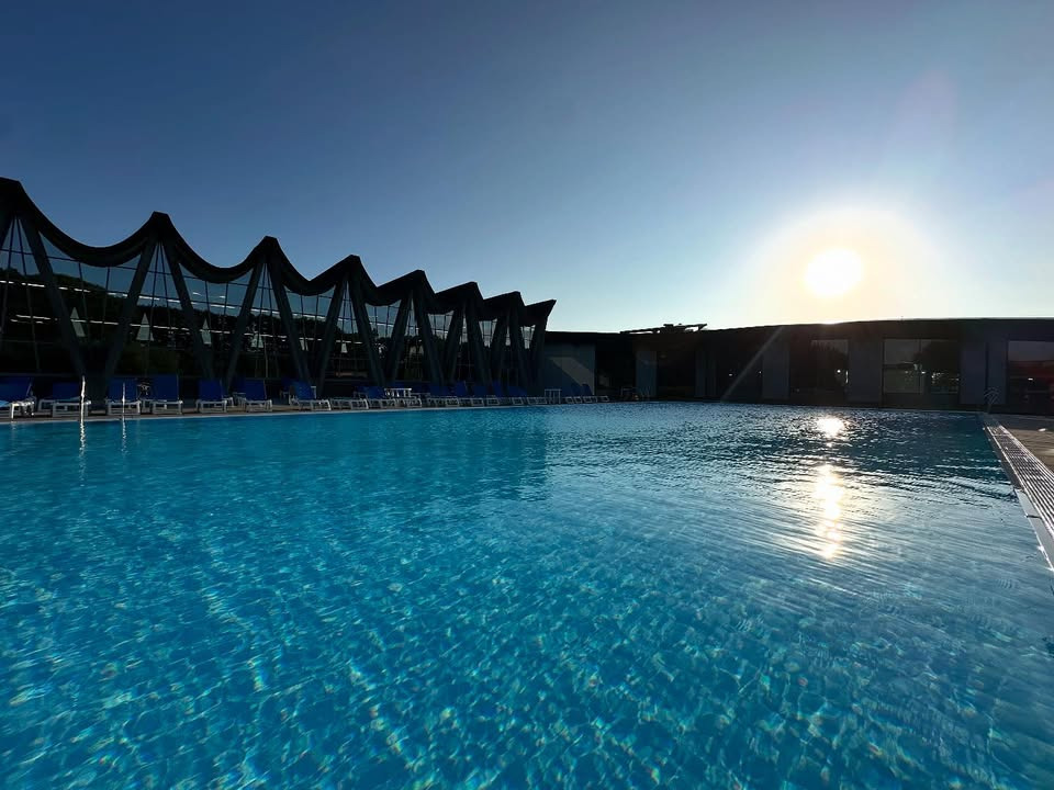 Herning Svømmehal deler sommerglæder ved udendørsområdet