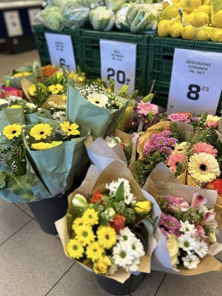 Rema 1000 Aalborg præsenterer friske blomster til enhver lejlighed