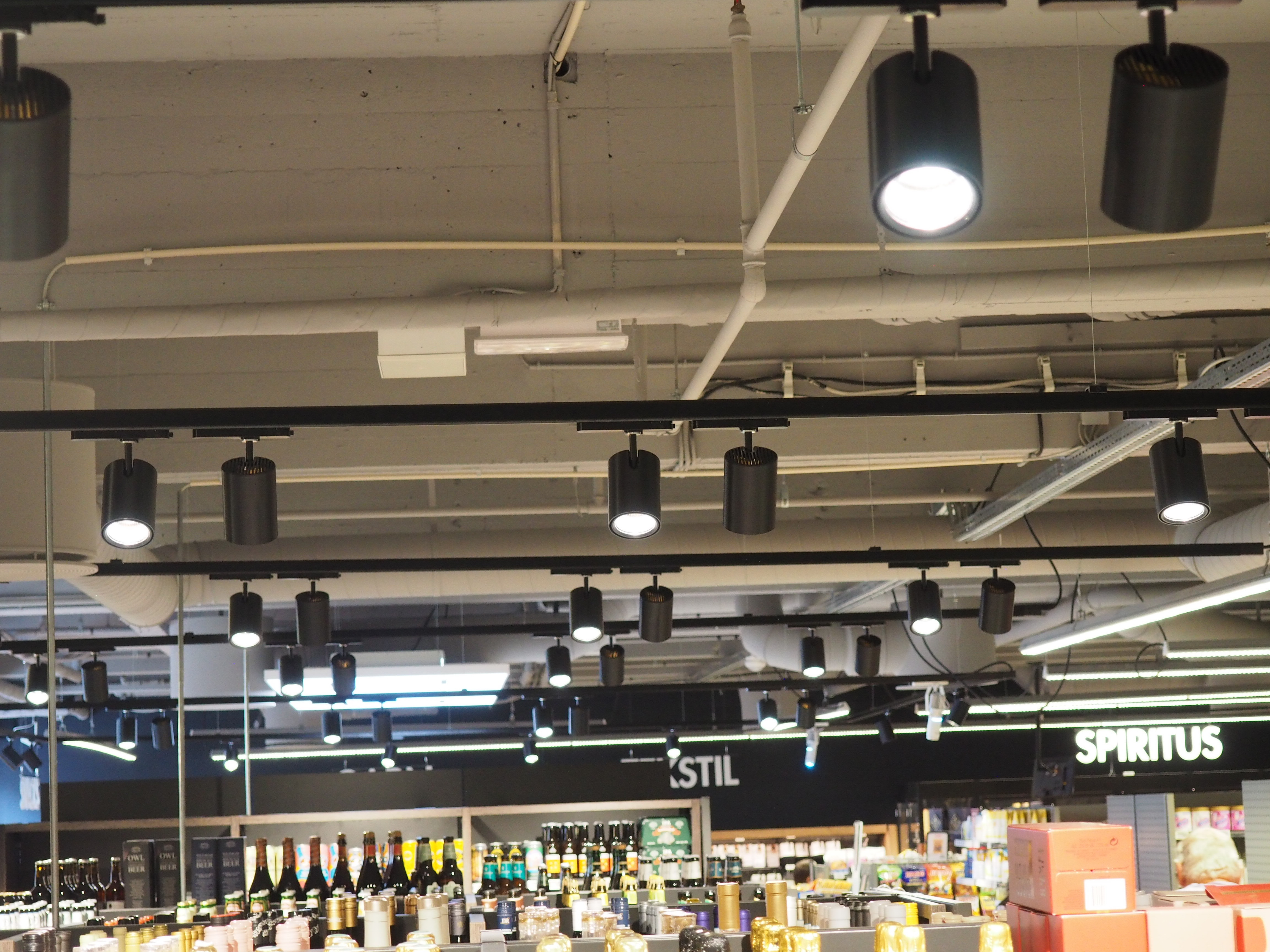 Nyt lysdesign kaster sollys over lokale råvarer i Meny på solskinsøen