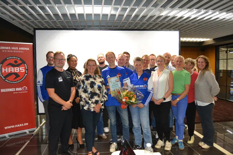 Hvinningdal hædret som årets lokalområde for imponerende fællesskab og kreative projekter