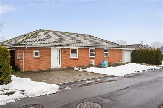 Dådyrvej 10 og 1 anden boliger er kommet til salg denne uge i Haslev - se boligerne her.