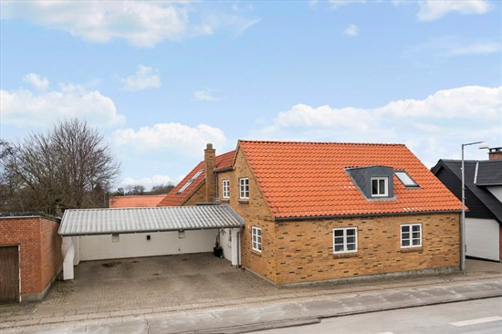 Søndergade 68 og 1 anden boliger er kommet til salg denne uge i Vinderup - se boligerne her.