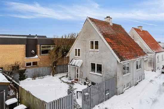 Emmersbækvej 12 er til salg for kun 195.000 kr.: Se de billigste boliger til salg i Hirtshals her