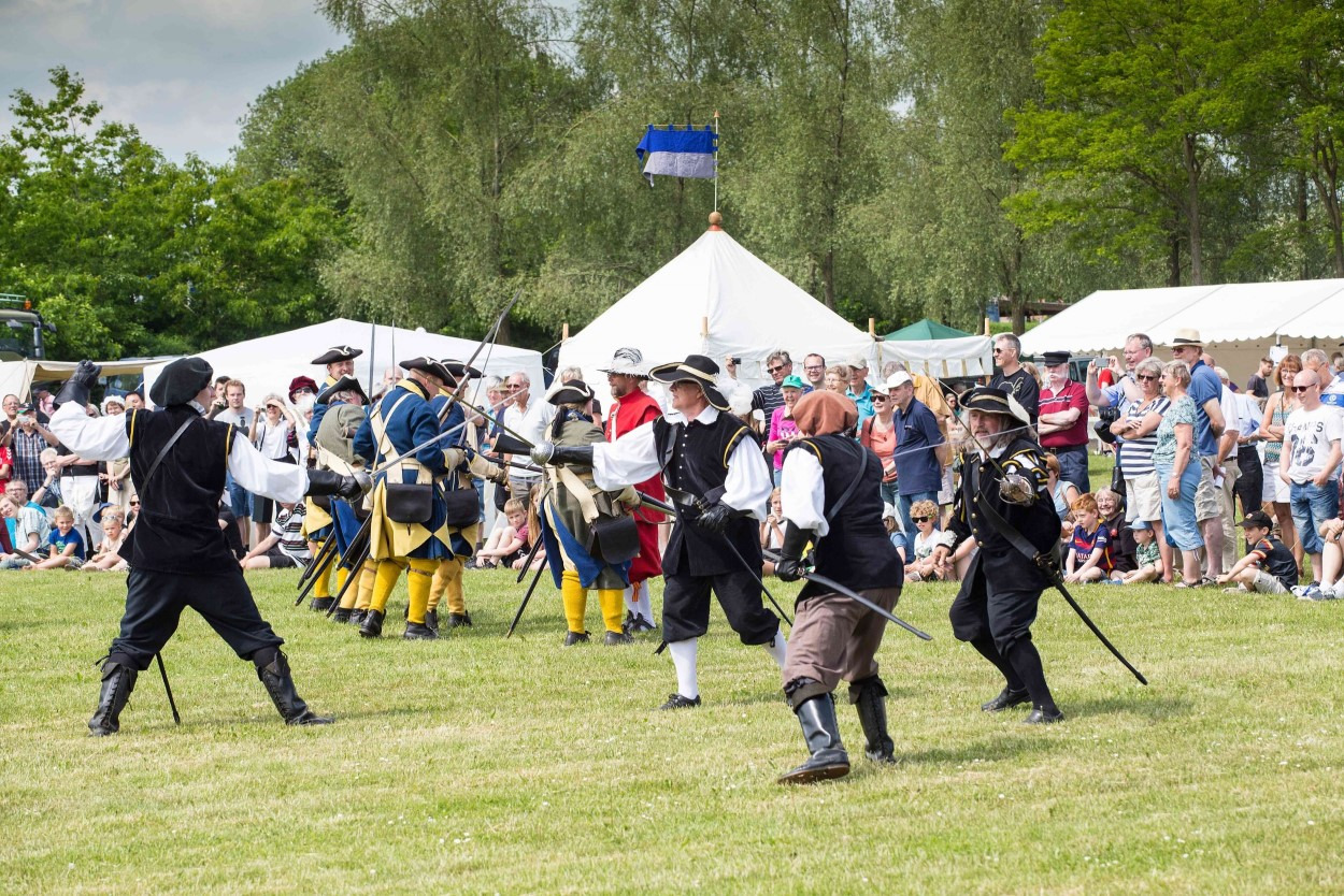 Oplev en historisk festival i Smørum