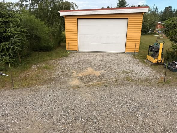 MB Entreprenør & Anlæg anlægger ny indkørsel med brugte herregårdssten i Hou