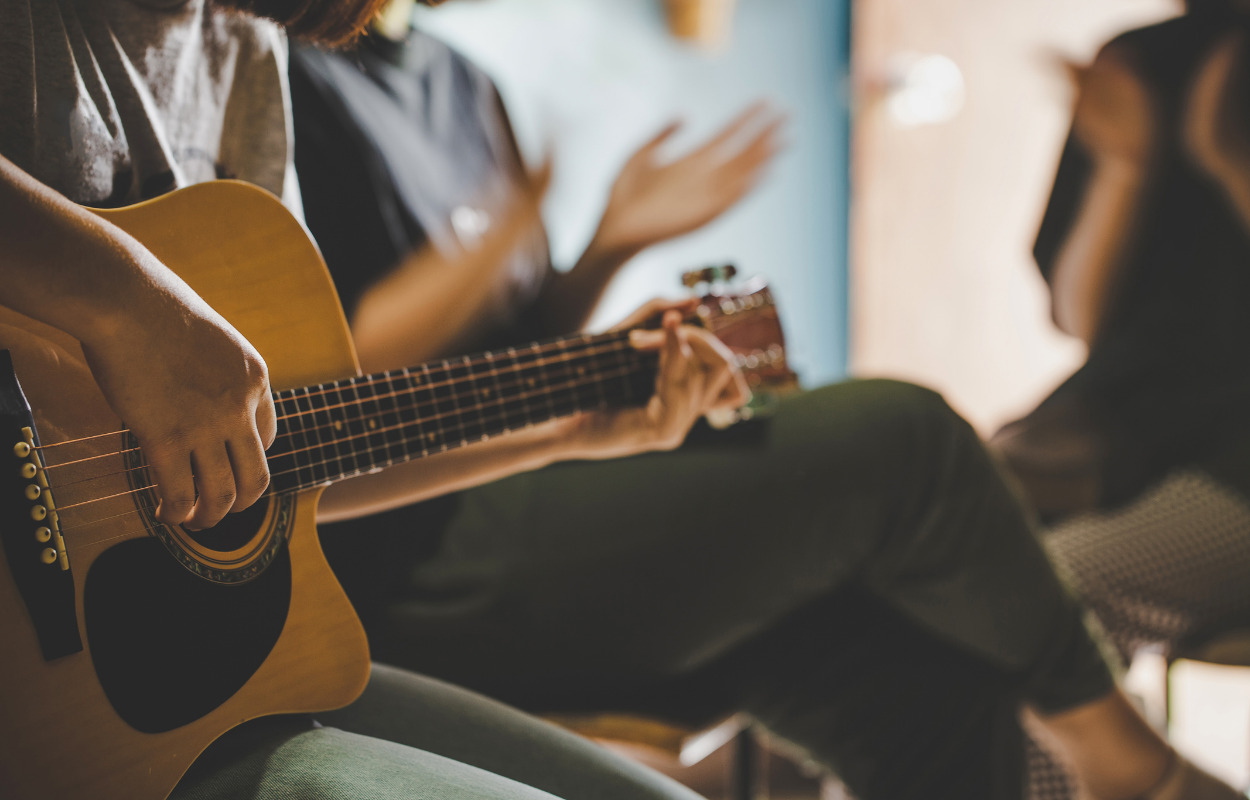 Tag med til kulturnat i Hjørring: Aftensang og kulturpolitik på biblioteket