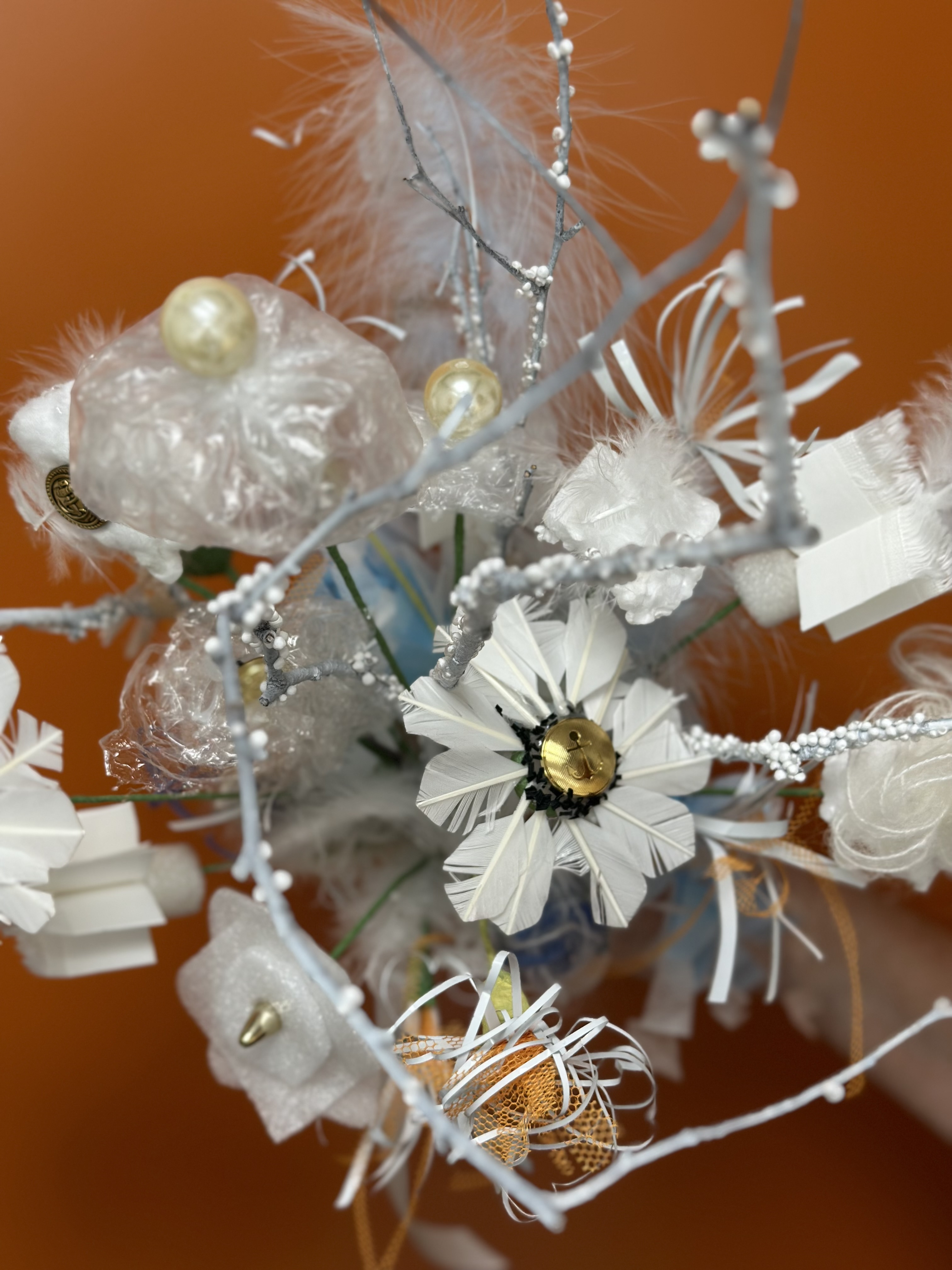 Kreativt genbrug bliver til blomster til H.M. Dronningen