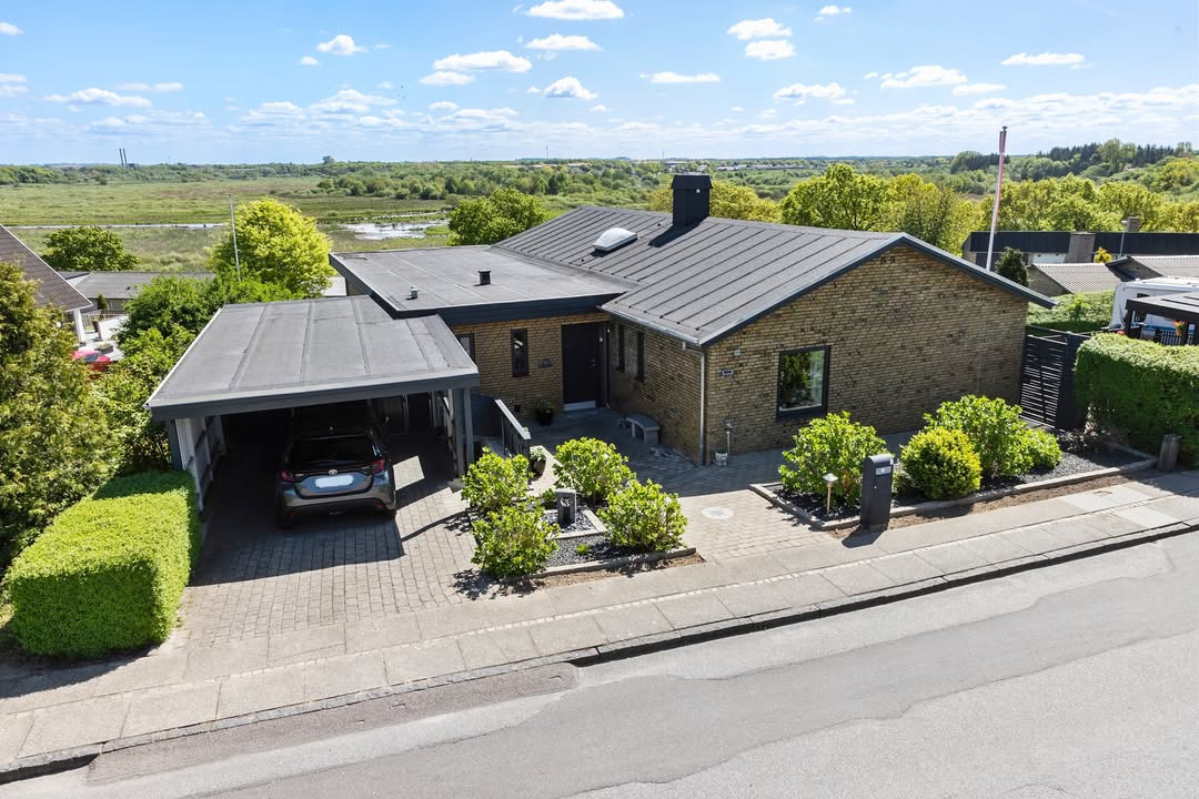 Familievilla med udsigt og plads til hele familien hos EDC Skive I/S