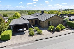 Familievilla med udsigt og plads til hele familien hos EDC Skive I/S