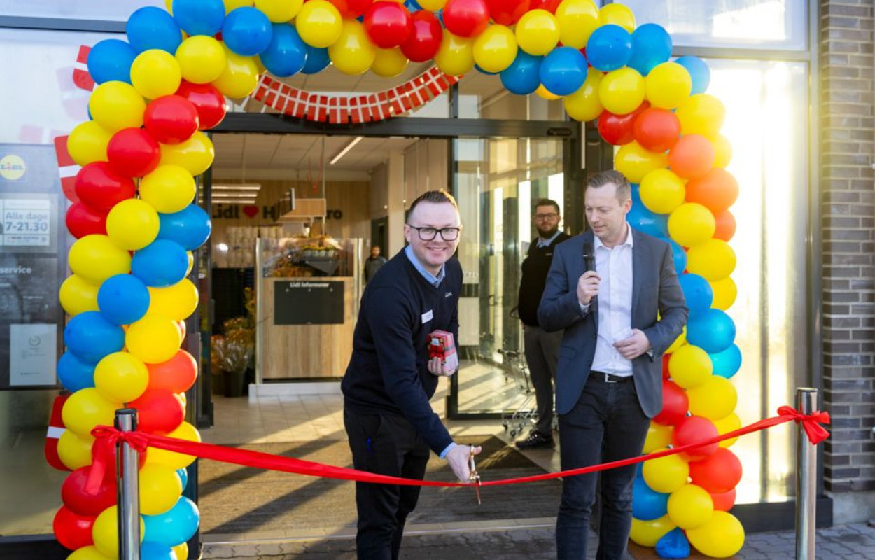 Høj sol og glade ansigter ved åbningen af Mejrups første Lidl