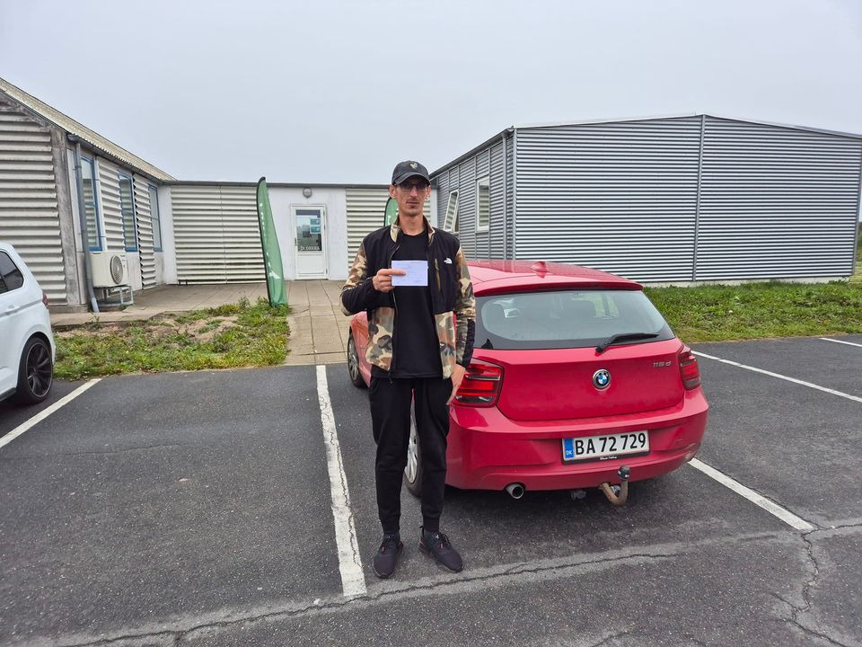 Tillykke med kørekortet til Andrei Moldovanu fra Nordbyens Køreskole v/ Bjarne M. Behrenthz