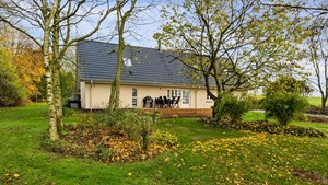 NY PRIS: Charmerende villa i Højslev tilbyder rolig landlig idyl til moderne familieliv