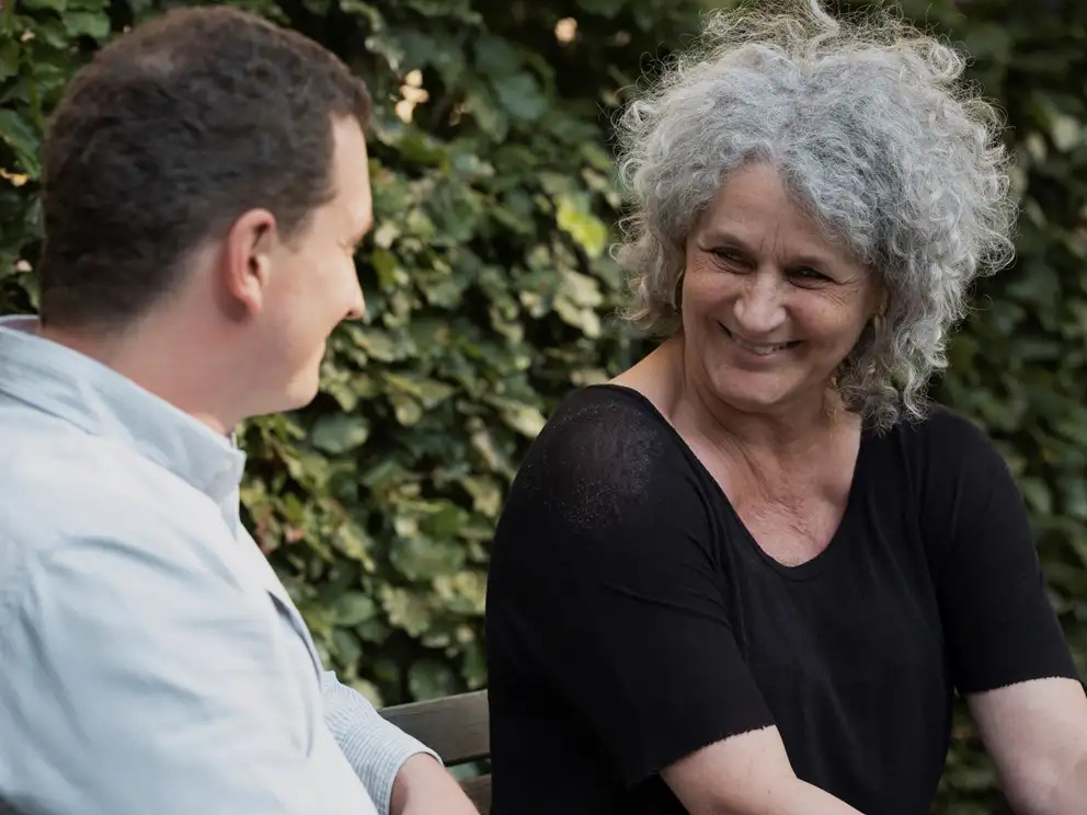 Herning Kommune støtter pårørende til demensramte med samtalegrupper